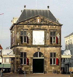 The Kaaswaag (Cheese Weigh House) in Gouda, finished in 1667, was designed by architect Pieter Post (1608-1669), as was the Waag in Leiden. Gouda waaggebouw februari 2003b.jpg