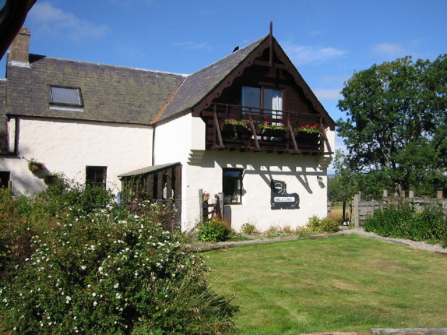 File:Independent Hostel, Balachroick, Glen Feshie - geograph.org.uk - 86033.jpg