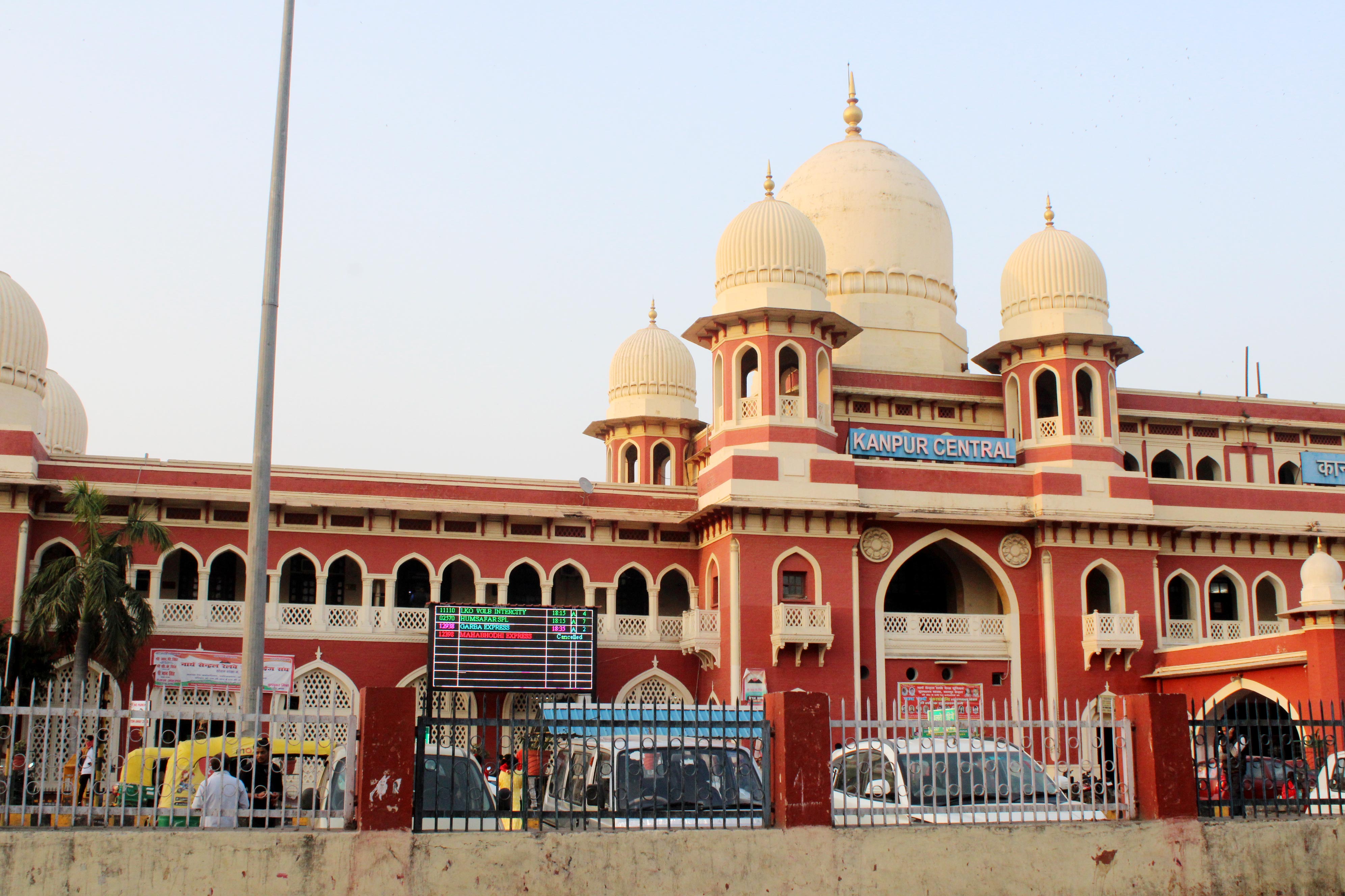 Kanpur Central Railway Station Building %28Cant Side View%29
