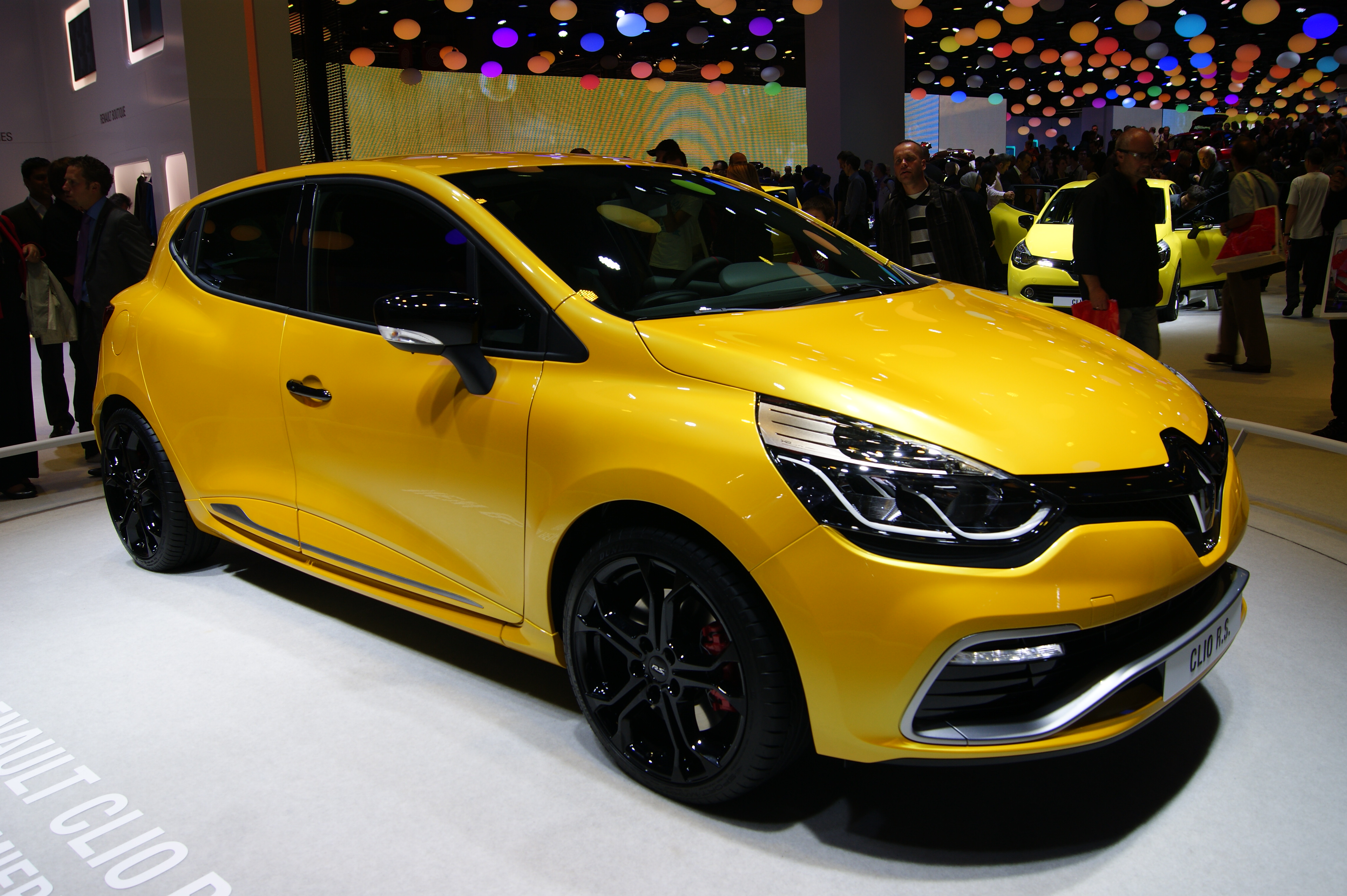 File:L105 - Renault Clio IV RS.JPG - Wikipedia