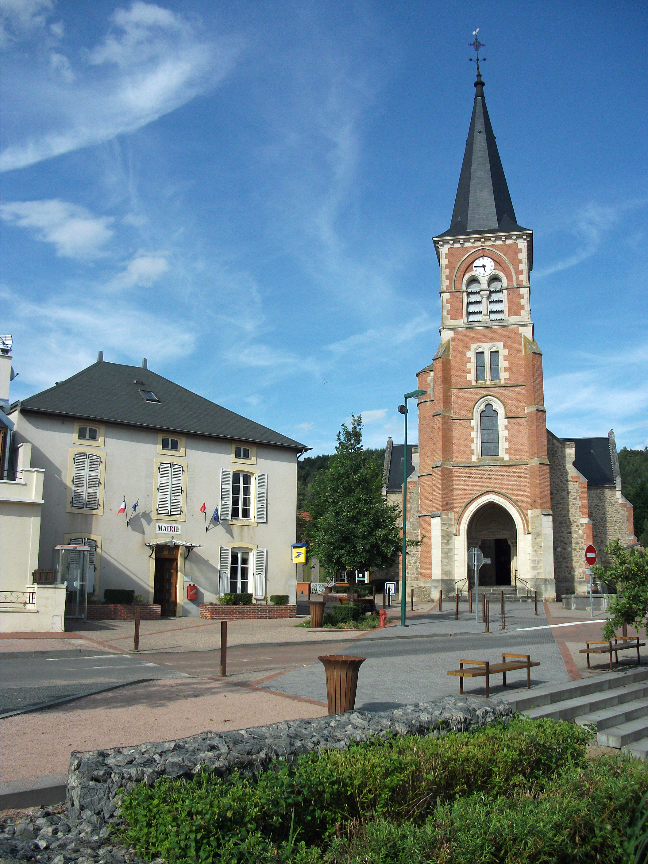 Église Saint-Cyr et Sainte-Juliette  France Auvergne-Rhône-Alpes Allier Mariol 03270