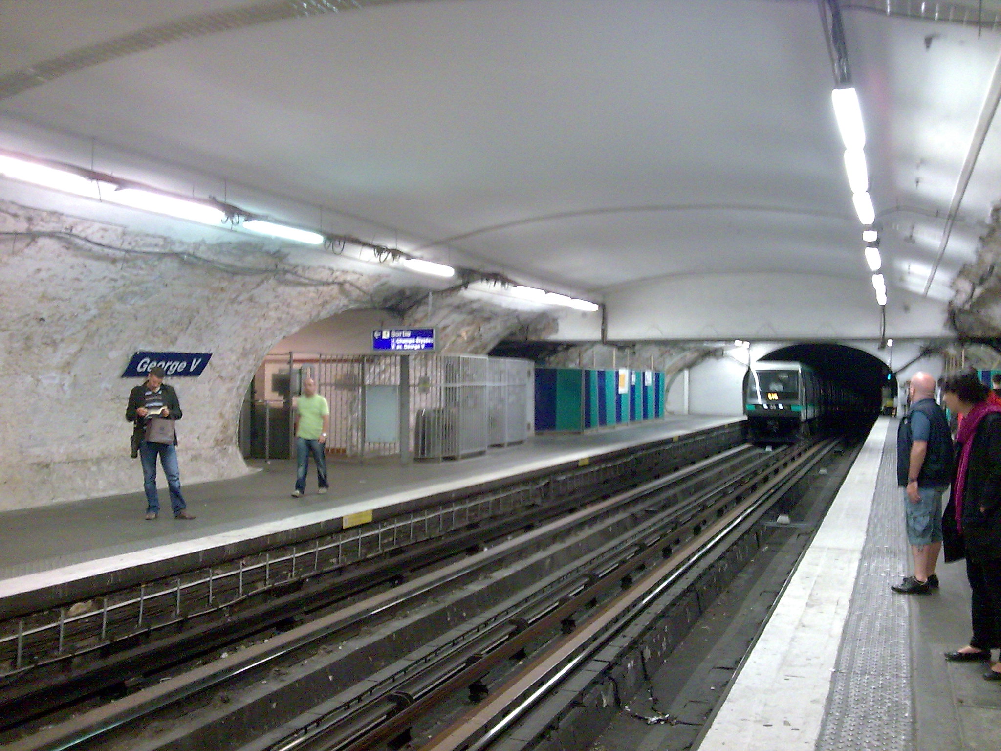 George V (metrostation)