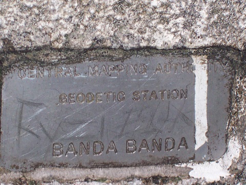 File:Mount Bandabanda - nameplate.jpg