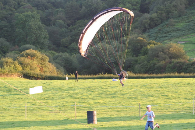 File:Mum - geograph.org.uk - 700387.jpg