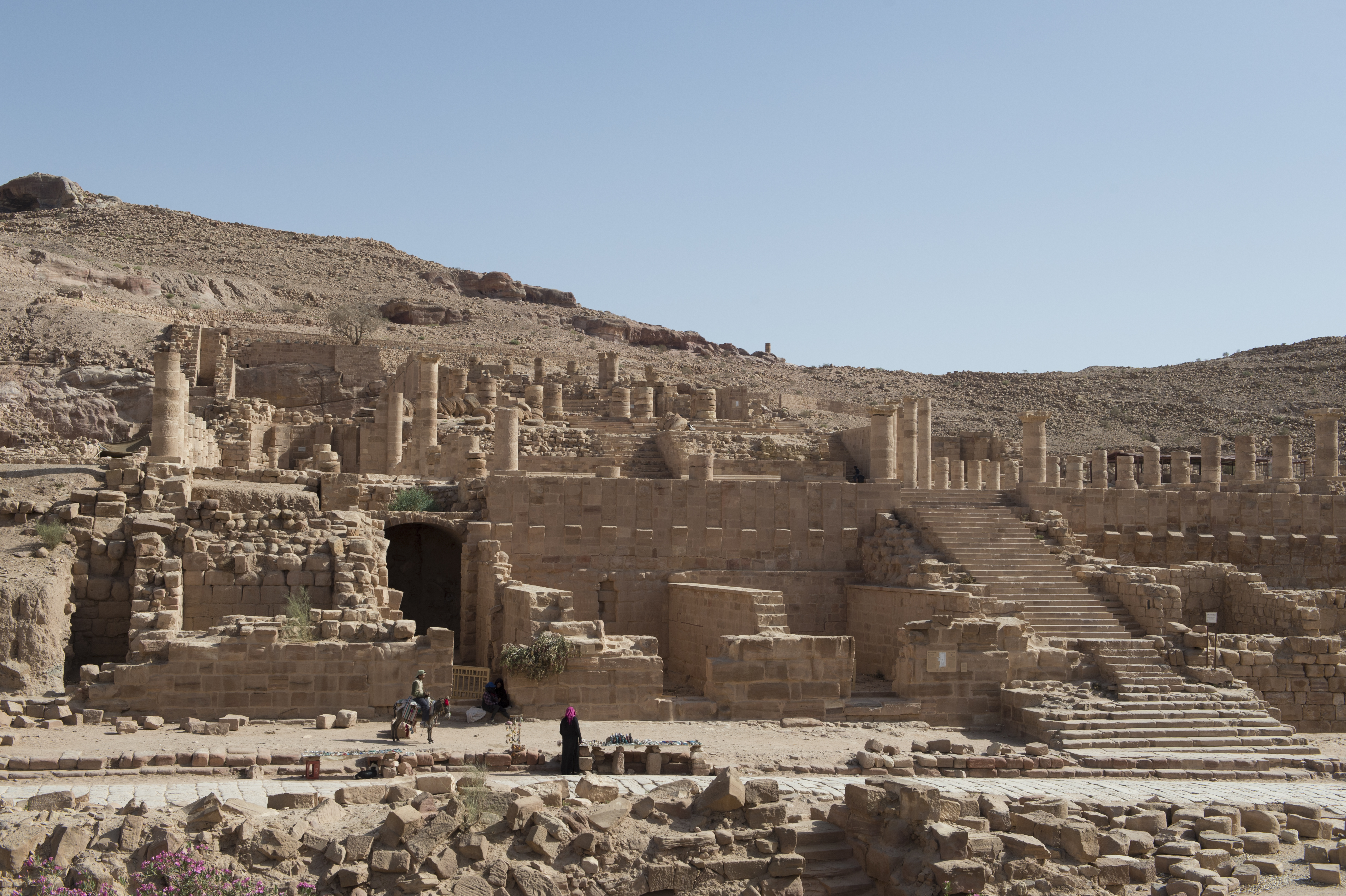 Great temple. Египет Петра храм. Храм крылатых Львов в Петре. Храм Петра и пала. Stone buildings in Petra.