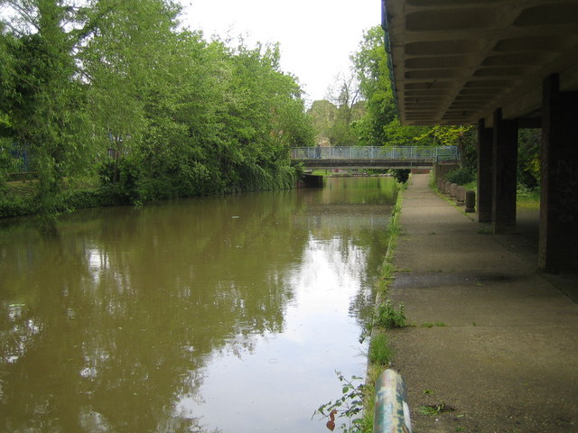 File:River Medway in Tonbridge - geograph.org.uk - 175058.jpg