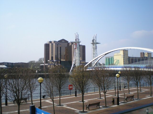 File:Salford Quays - geograph.org.uk - 1005110.jpg