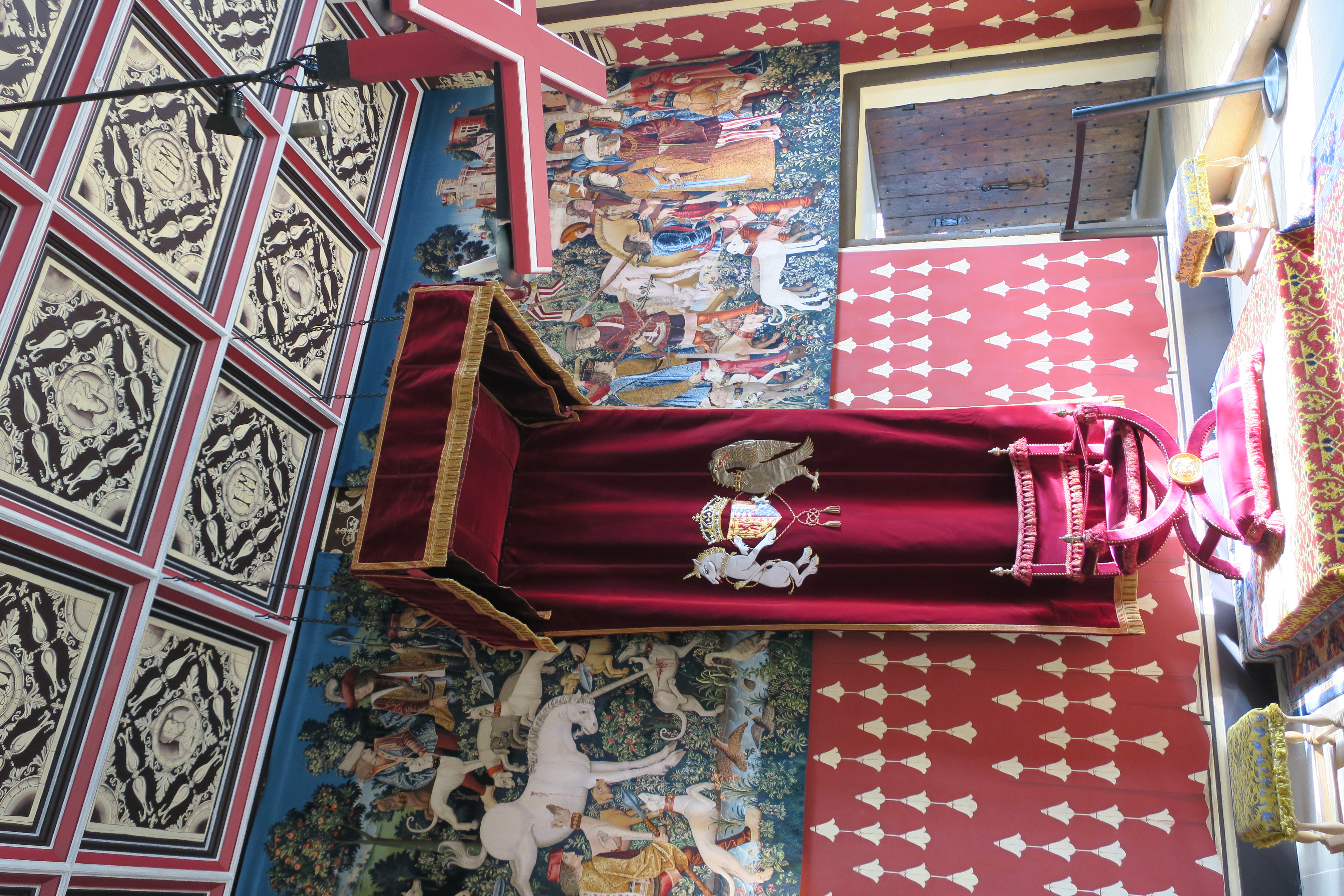 File Stirling Castle Throne Jpg Wikimedia Commons