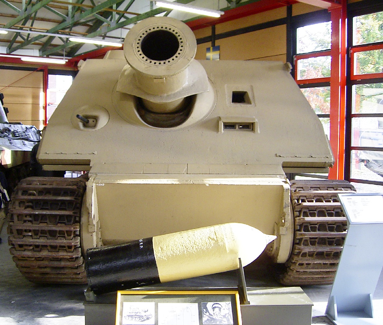 [Image: Sturmtiger_frontal.jpg]