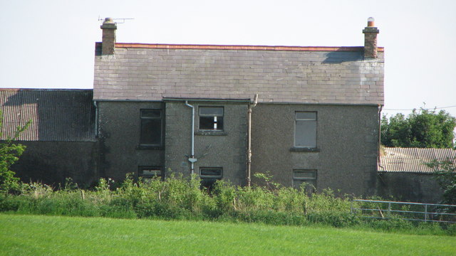 File:Unoccupied farmhouse - geograph.org.uk - 814601.jpg