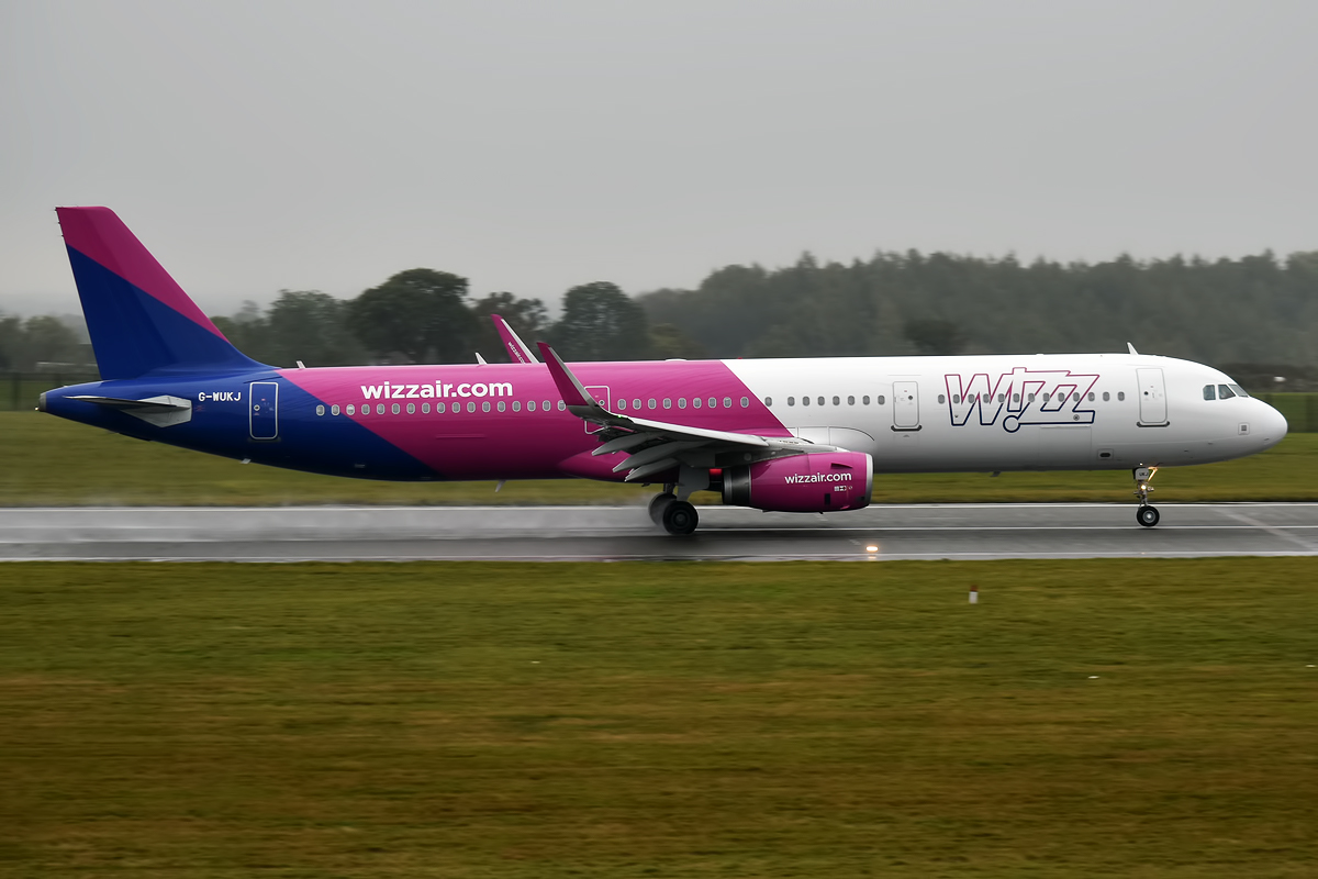 Uk g. A321 Wizz Air. Wizz Air a321neo. Air Bus uk 13007.