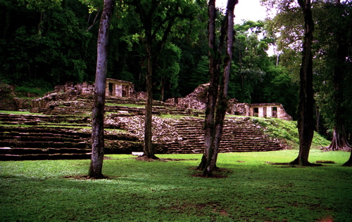 File:Yaxchilan Main Plaza.jpg