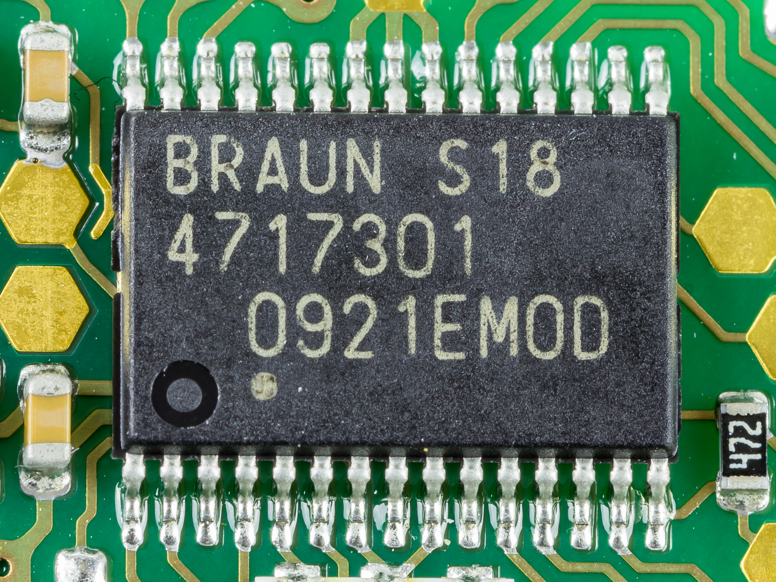 Betrokken voor de helft matig File:Braun 4717 - Oral-B sonic complete - Braun 4717301 on  controller-5359.jpg - Wikimedia Commons