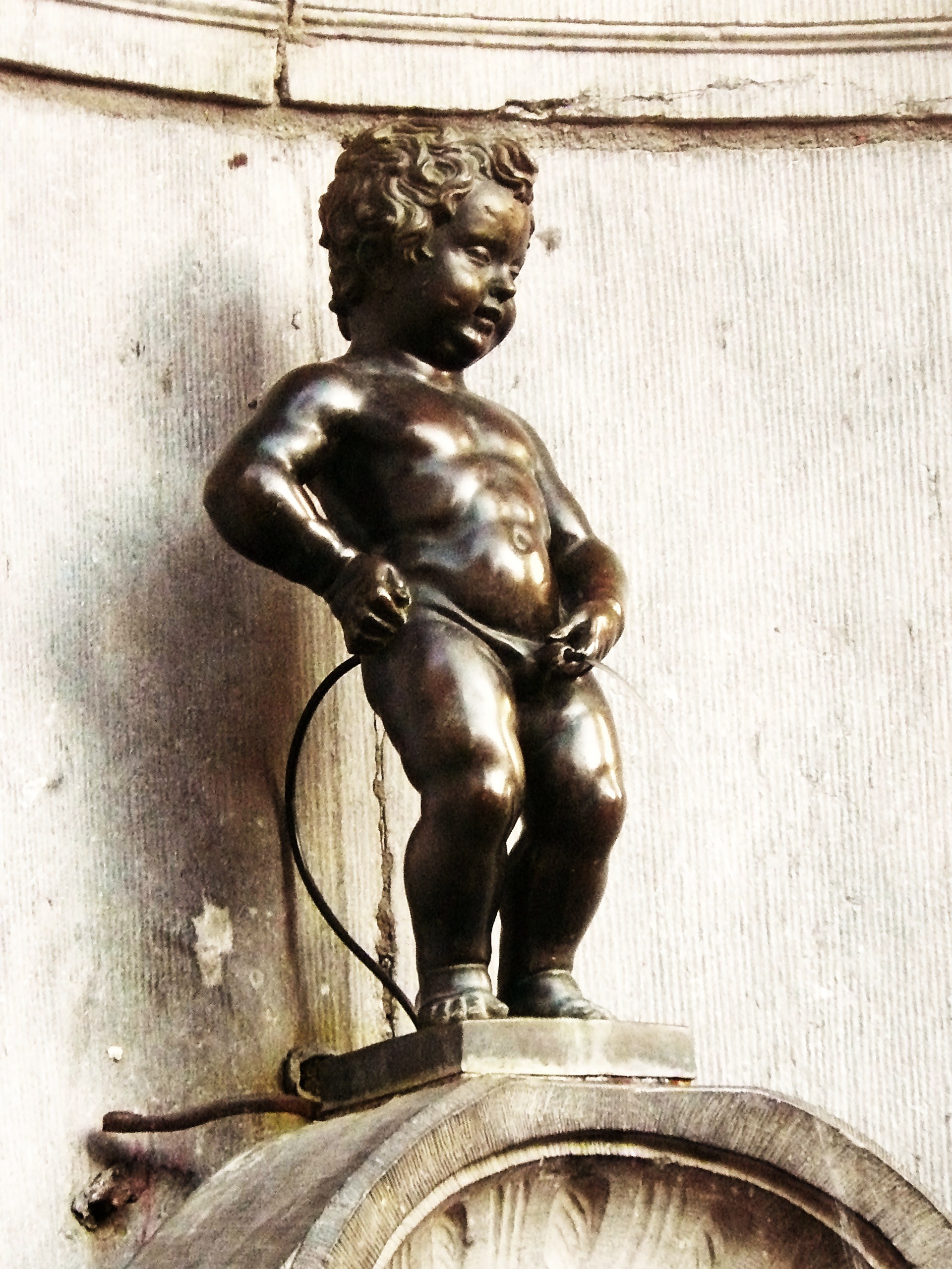 Manneken Pis Севкабель. Manneken Pis Bruxelles в Петербурге. Brussels Manneken Pis.