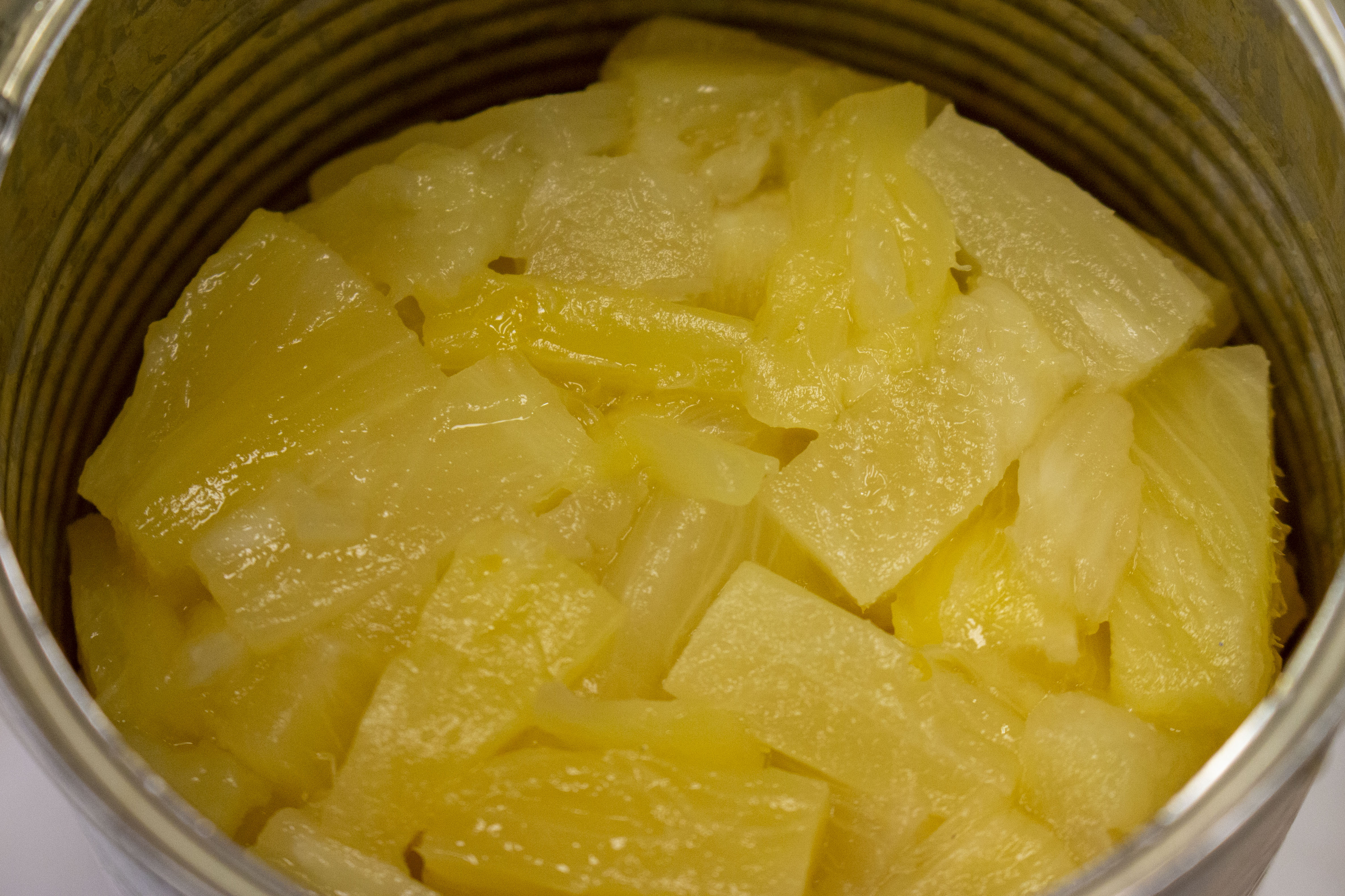 canned pineapple tidbits