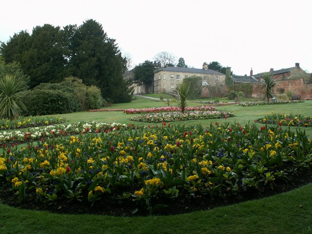 Cannon Hall and flowerbeds - geograph.org.uk - 768281