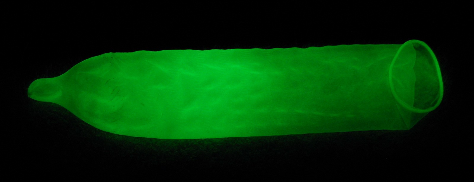 Condom, glow in the dark.jpg. w:en:public domain. 