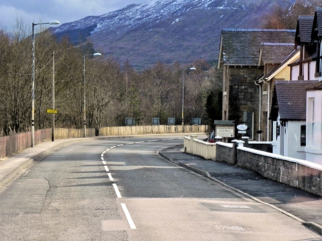 File:Crianlarich, A85 - geograph.org.uk - 4029087.jpg