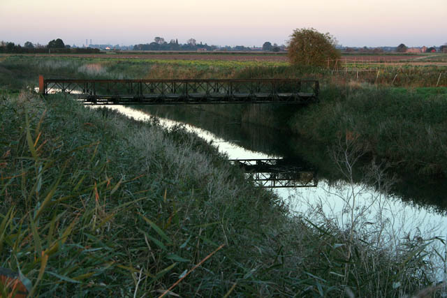 File:Disused bridge over North Drove Drain - geograph.org.uk - 589858.jpg