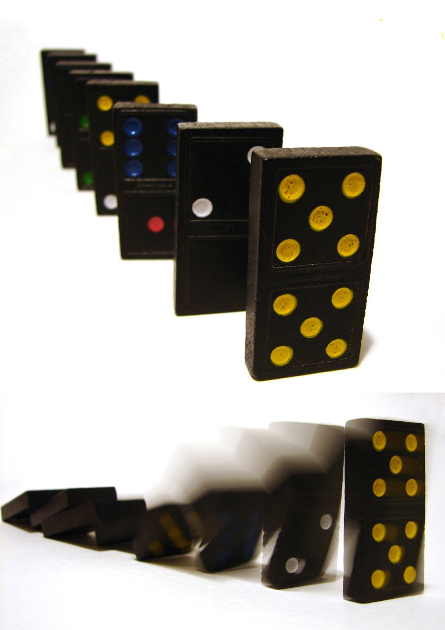 Файл:Domino effect.jpg — Википедия