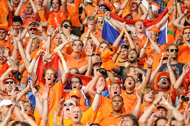Dutch football supporters 20120609 (1)