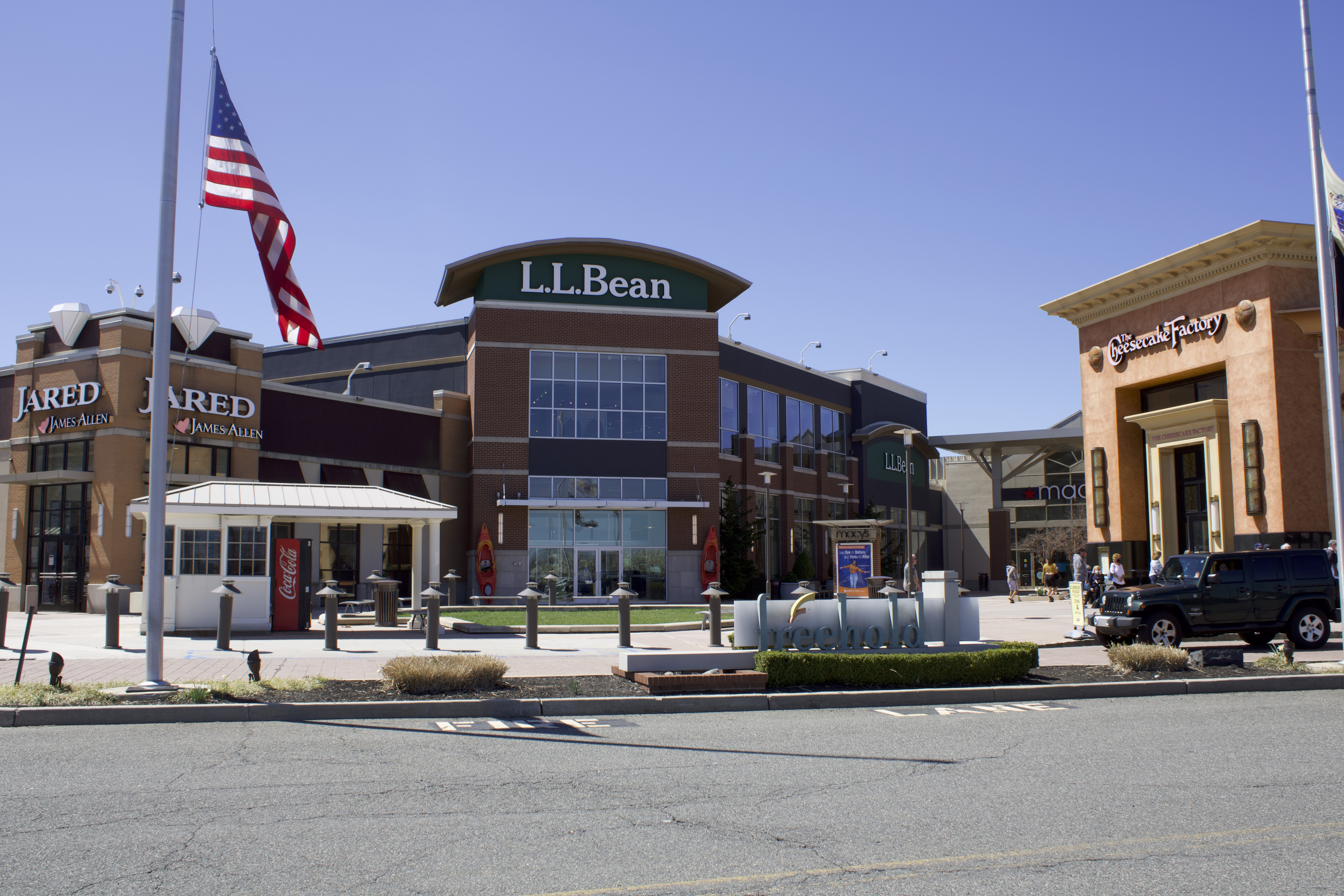 Malls In New Jersey: 10 Places To Shop, Eat And Spend The Day