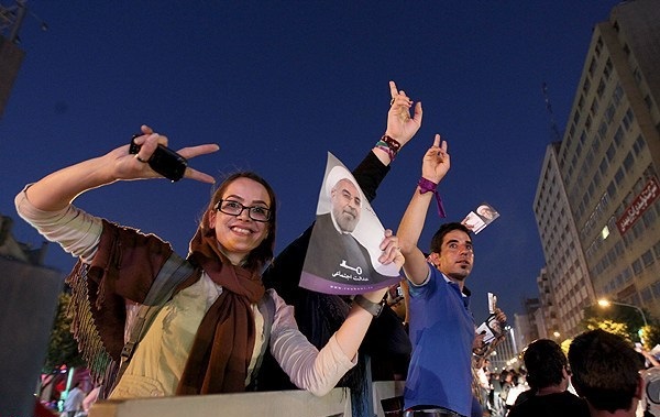 File:Hassan Rouhani victory celebrations, Tehran (13920326004302875).jpg