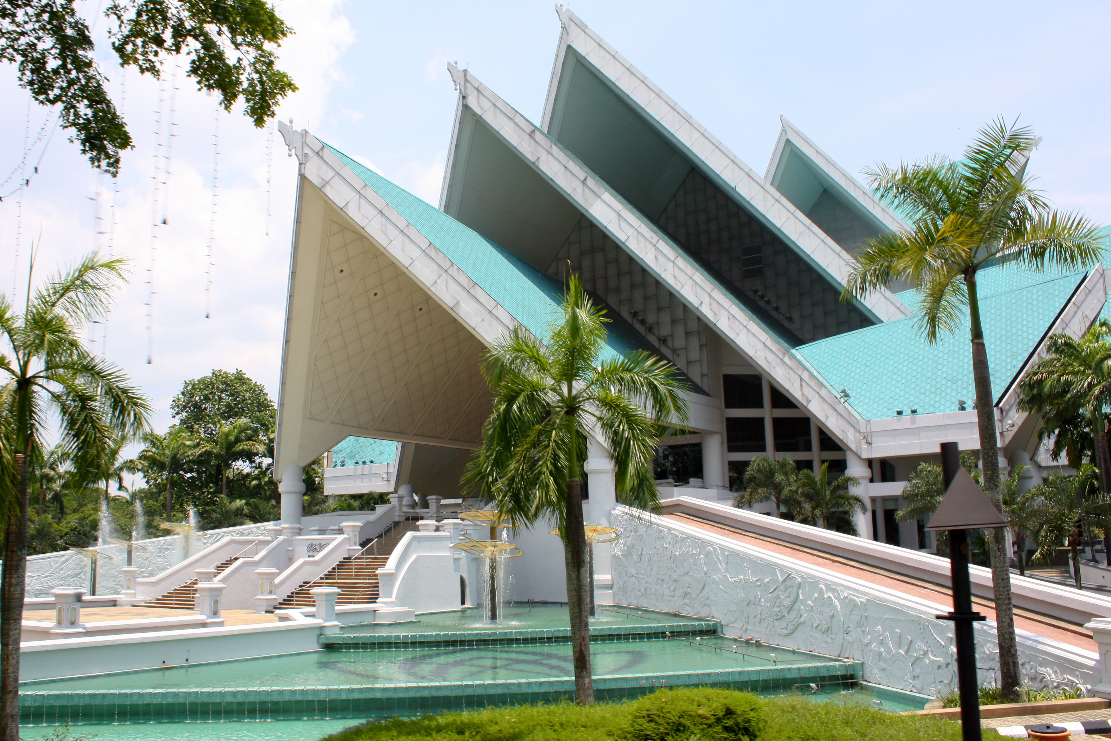 File:Istana Budaya, Kuala Lumpur (4447701797).jpg ...