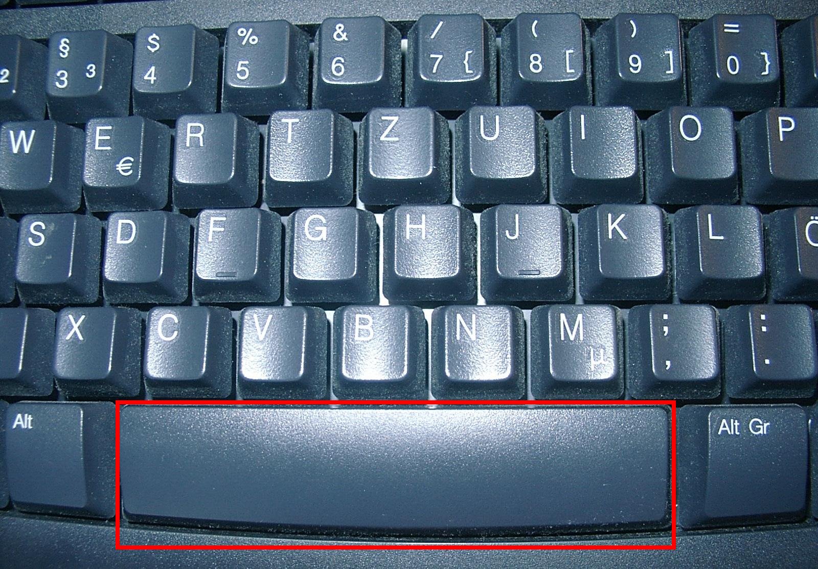 Pourquoi y a-t-il des barres sur les touches F, J et 5 du clavier ?