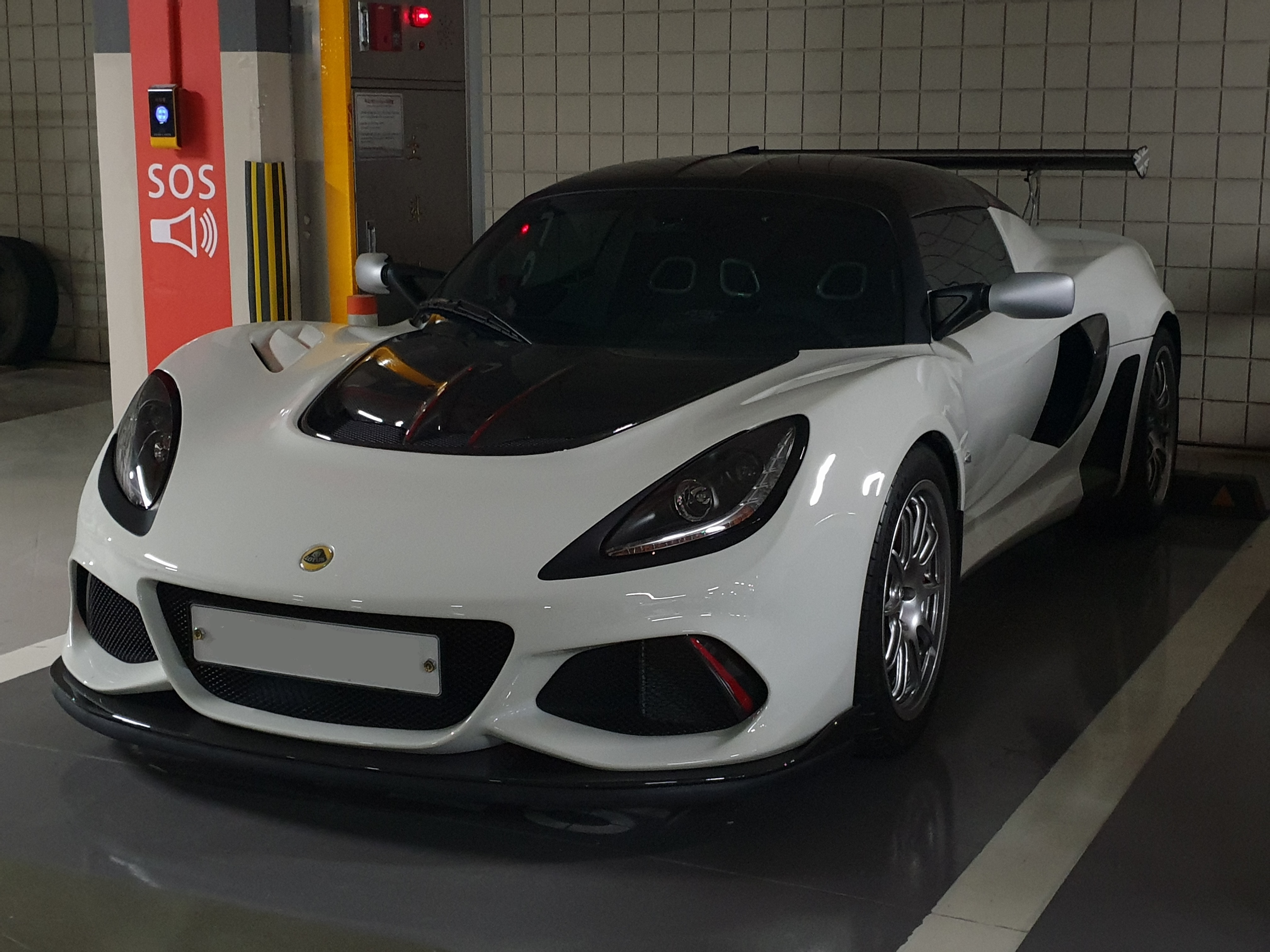 Lotus exige вид спереди