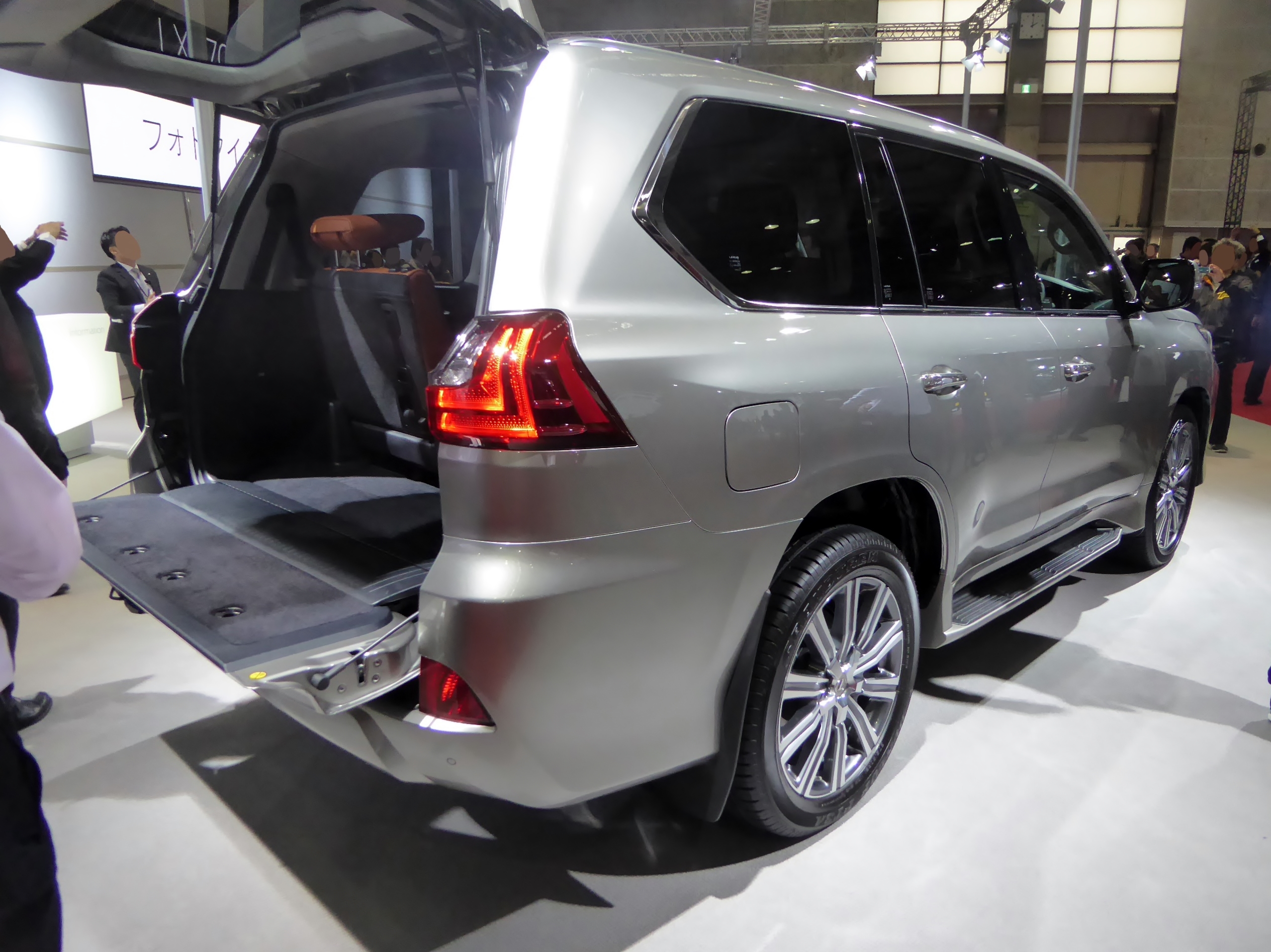 Lexus lx570 urj201