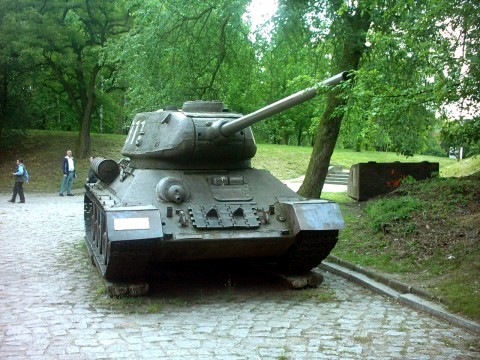 File:T-34 kal85mm RB.jpg
