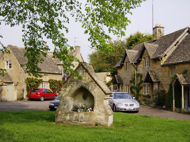 The old well in Lower Slaughter - geograph.org.uk - 447355