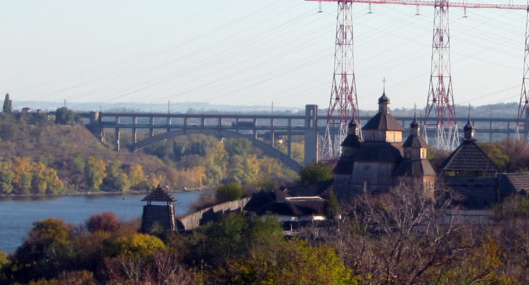 Uk most ru. Zaporizhzhia Pylon Triple.