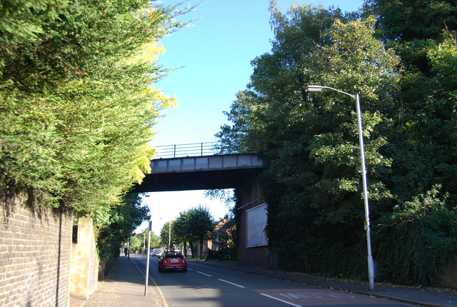 File:Abandoned railway bridge over Croham Rd (geograph 2153191).jpg