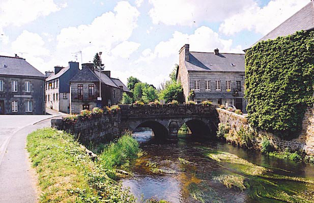 File:Belle-Isle-en-Terre. Léguer. Pont 1.jpg