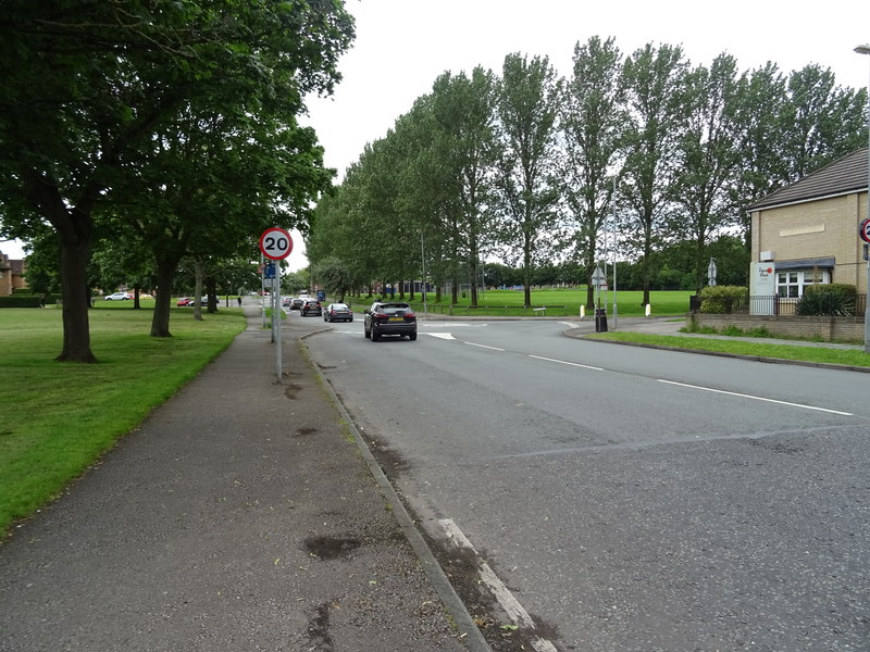 File:Blacon Avenue, Blacon - geograph.org.uk - 6184822.jpg