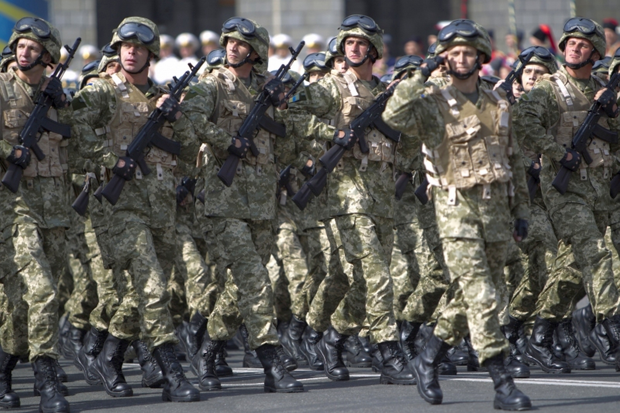 Украдена форма. Армия Украины. Армия Украины 2014. Украинская армия 2013 год. Армия Украины до 2014.