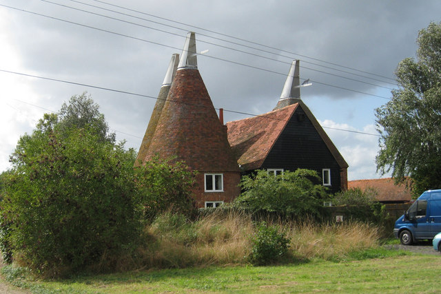 File:Chaney Court Oast, Chart Hill Road, Staplehurst, Kent - geograph.org.uk - 948490.jpg