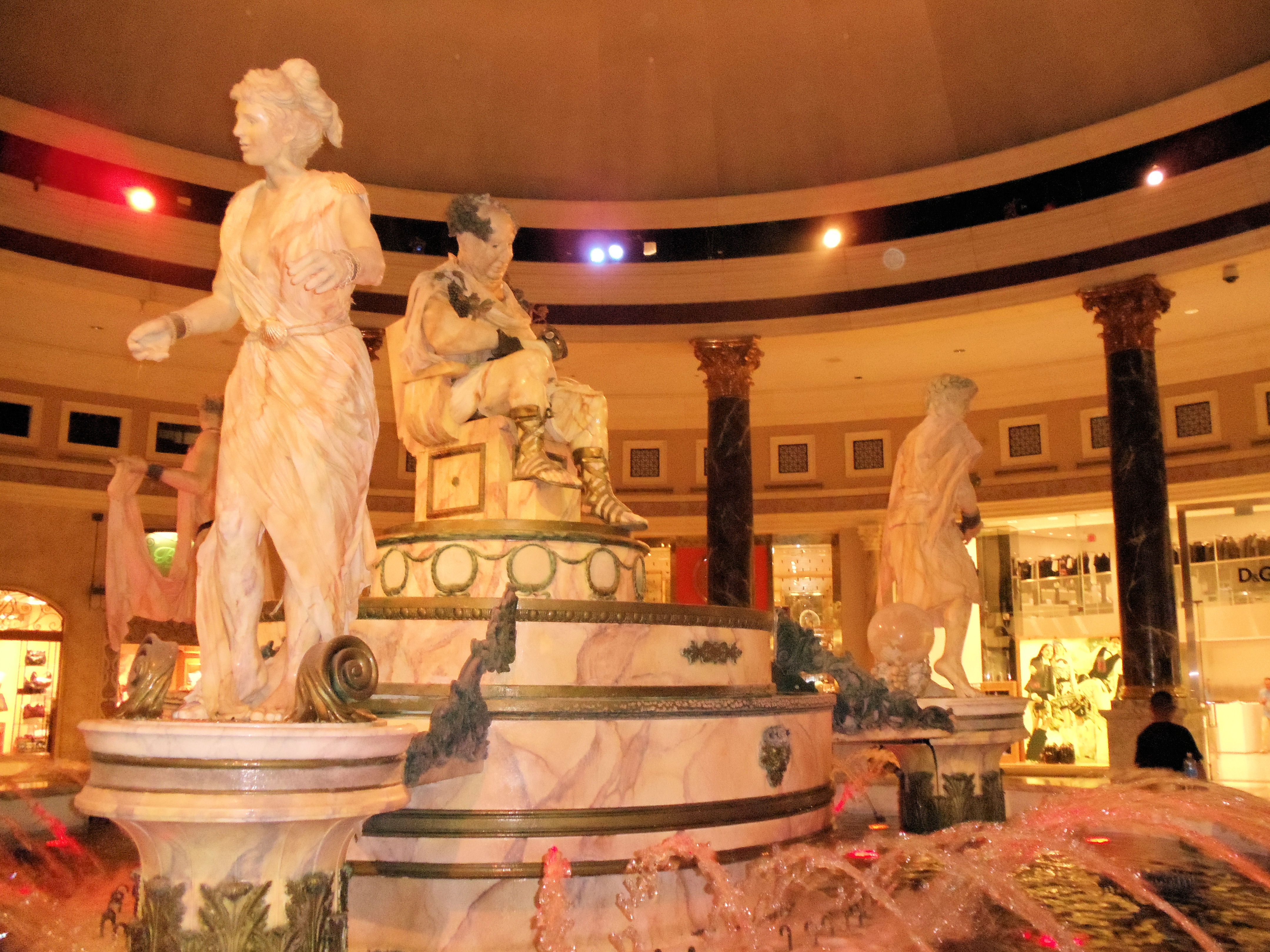 Forum shopping. Caesars Palace las Vegas. Forum shops в Лас-Вегасе. Venus в отеле Caesars Palace. Дворец Цезаря.