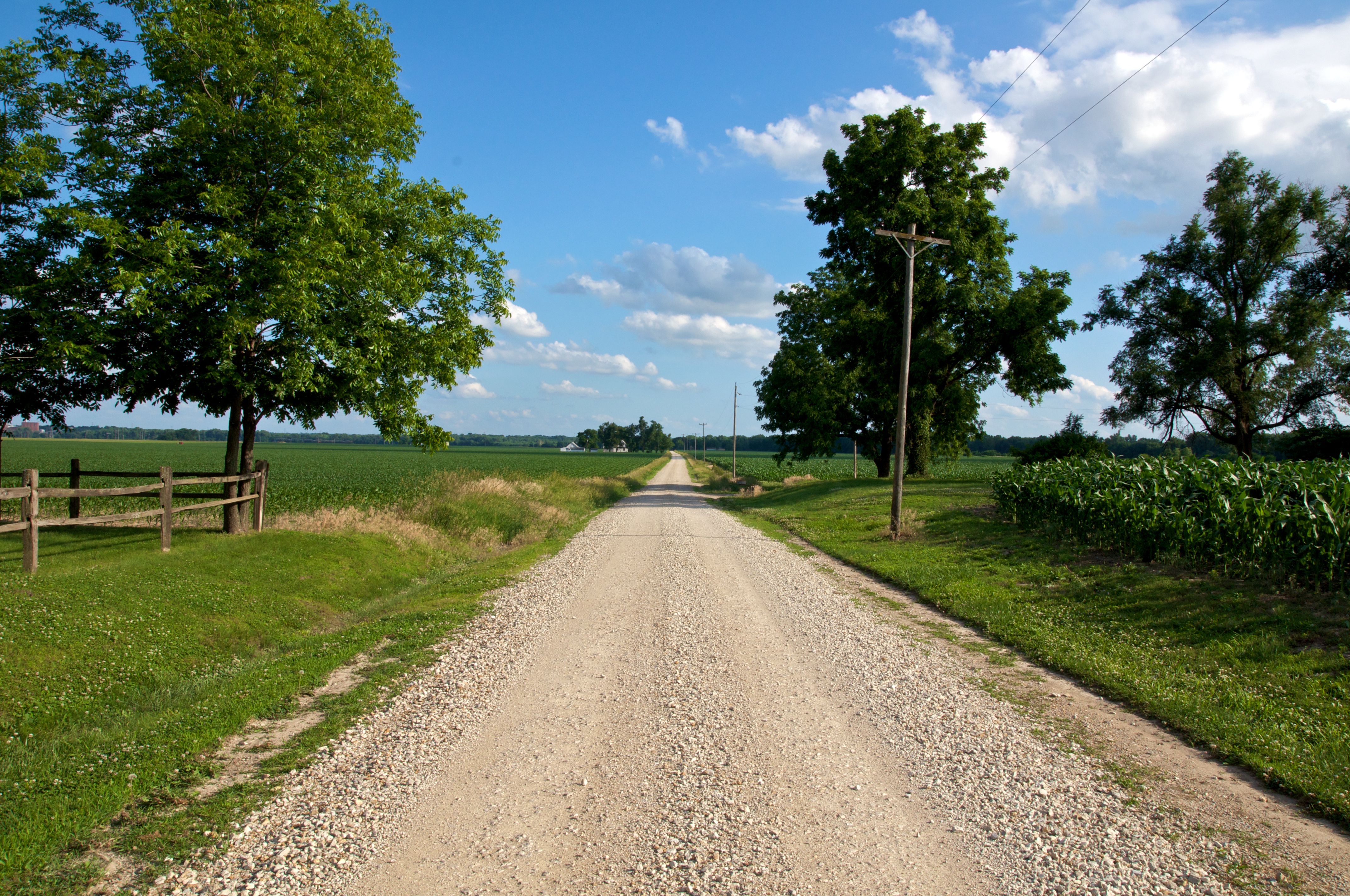 Дорога 7 букв. Гравийная дорога до Кантри хоум. Gravel Drive. Unpaved Road.