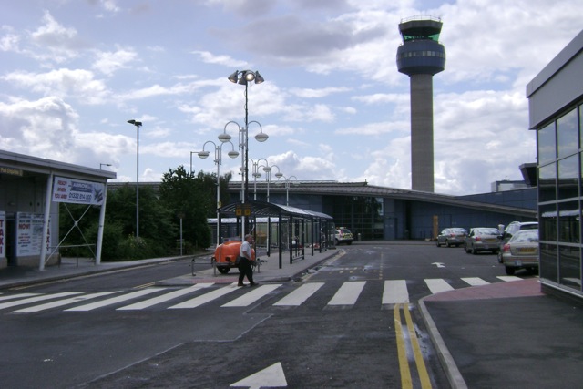 File:East Midlands Airport, drop-off bays, Departures and Control Tower - geograph.org.uk - 1409924.jpg