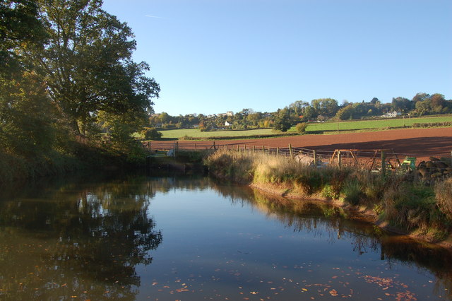 File:Farm pond near Linton - geograph.org.uk - 765796.jpg