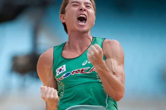 File:Kim Kun-Woo Daegu 2011.jpg