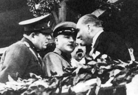 File:Mustafa Kemal and Voroshilov on 29 October 1933.jpg