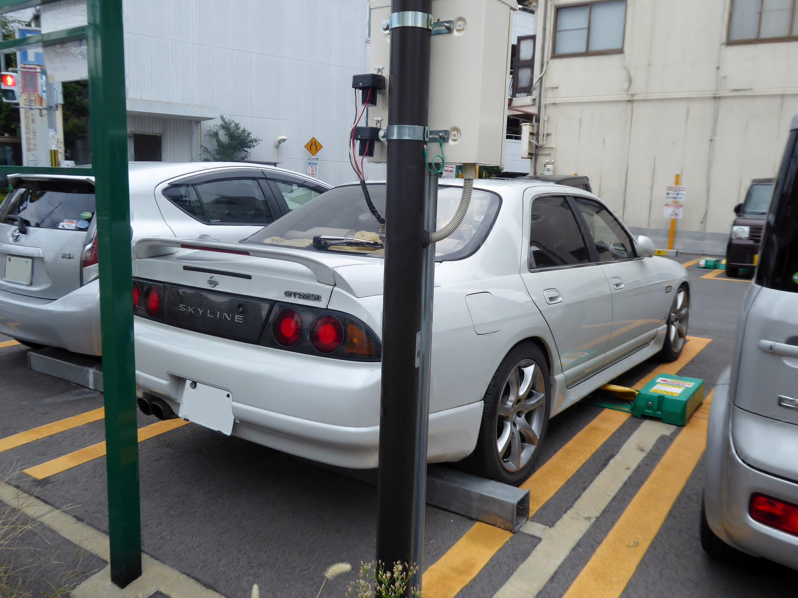 File:Nissan SKYLINE GTS25t Type-M (E-ECR33) rear.jpg - Wikimedia Commons