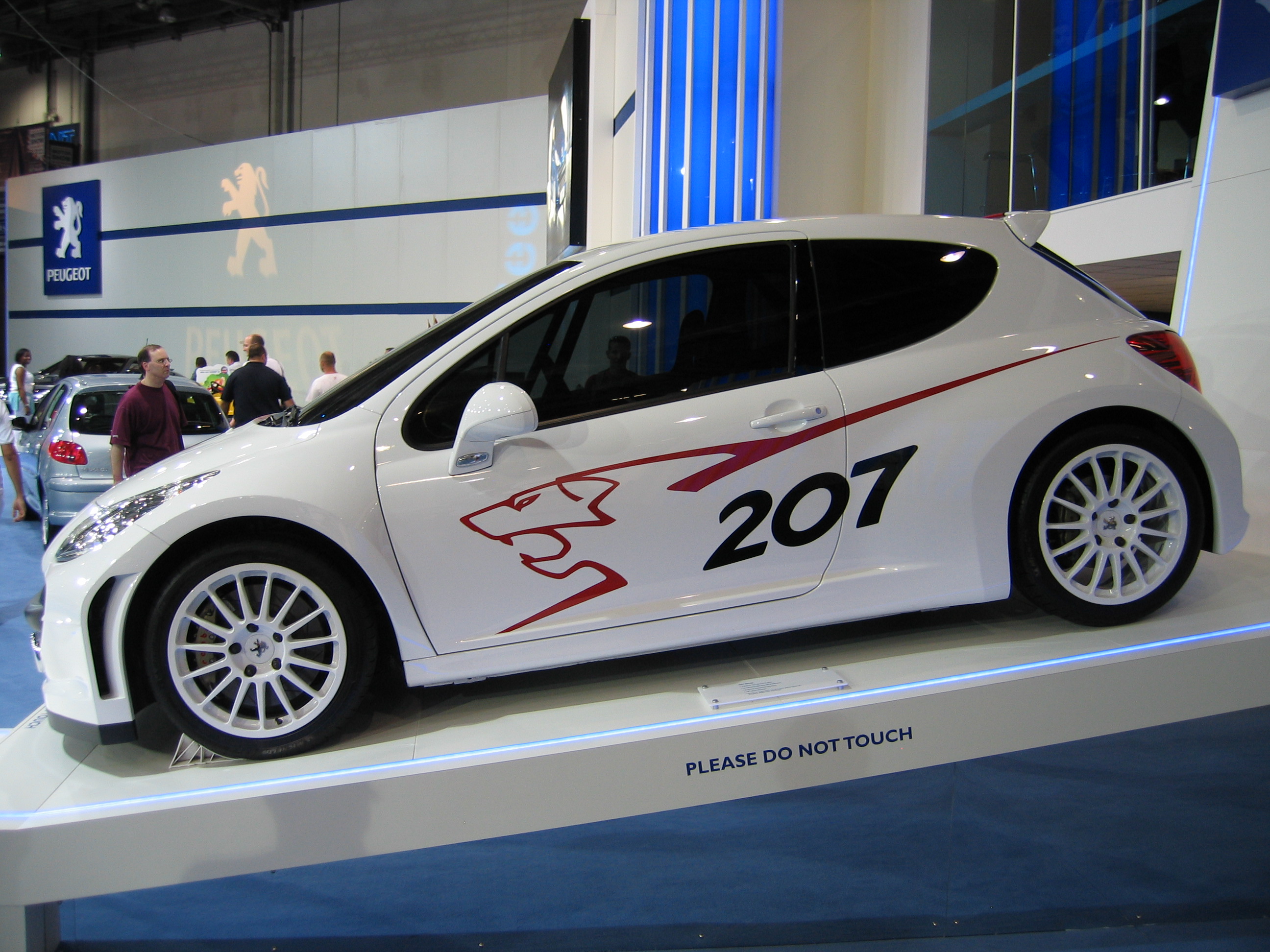 Peugeot 207 RC - Carfans