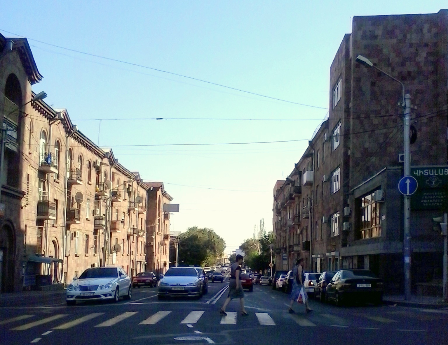 Лен ереван. Ереван улица Глинки. Proshyan Ереван. Армения Прошян улица. Улица Прошяна в Ереване.