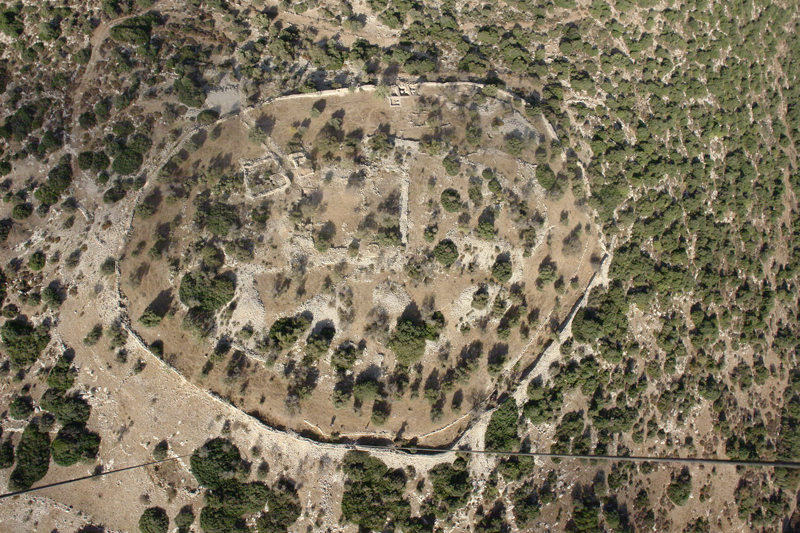 File:Qeiyafa city wall1.jpg