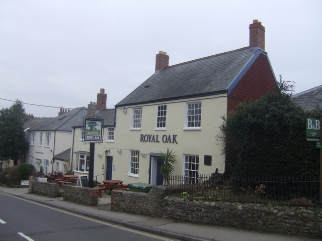 File:Royal Oak - Charmouth - geograph.org.uk - 1189521.jpg